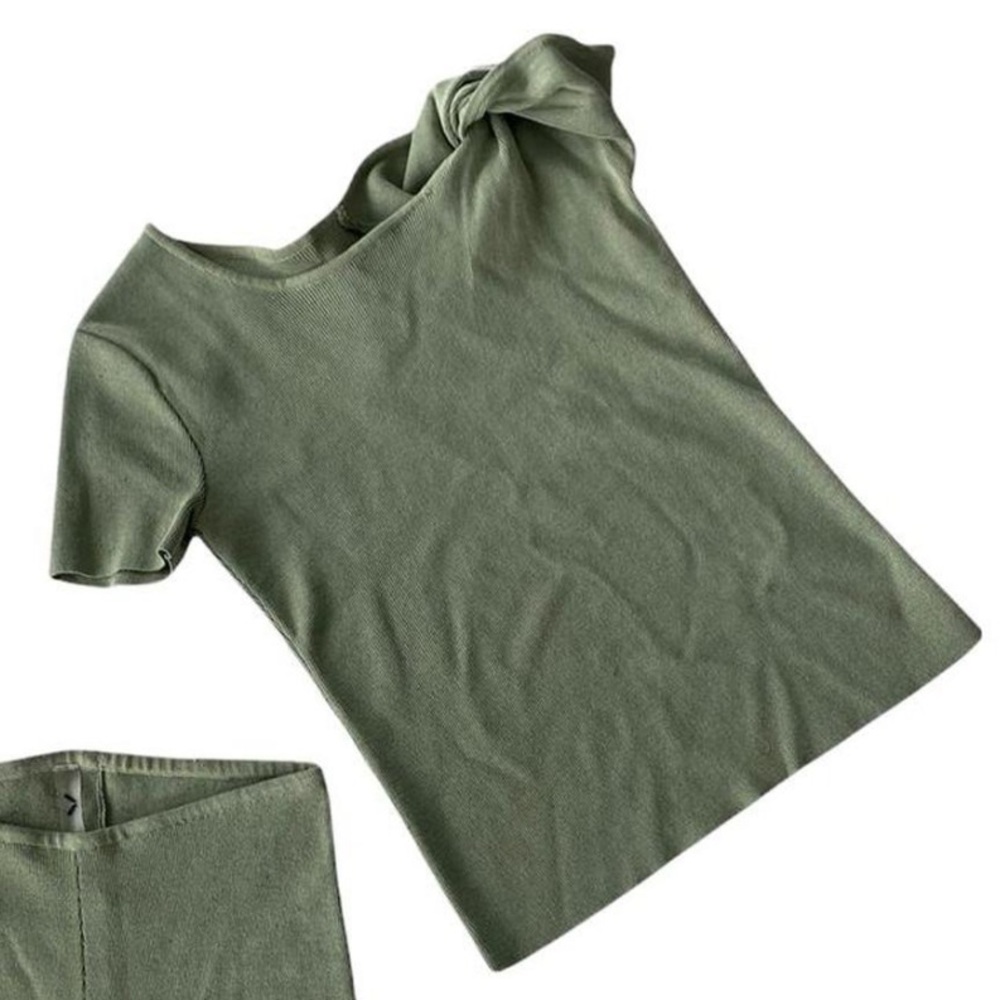 Ruveshop lilia and adeli top
One size but i recommended for a xs/s